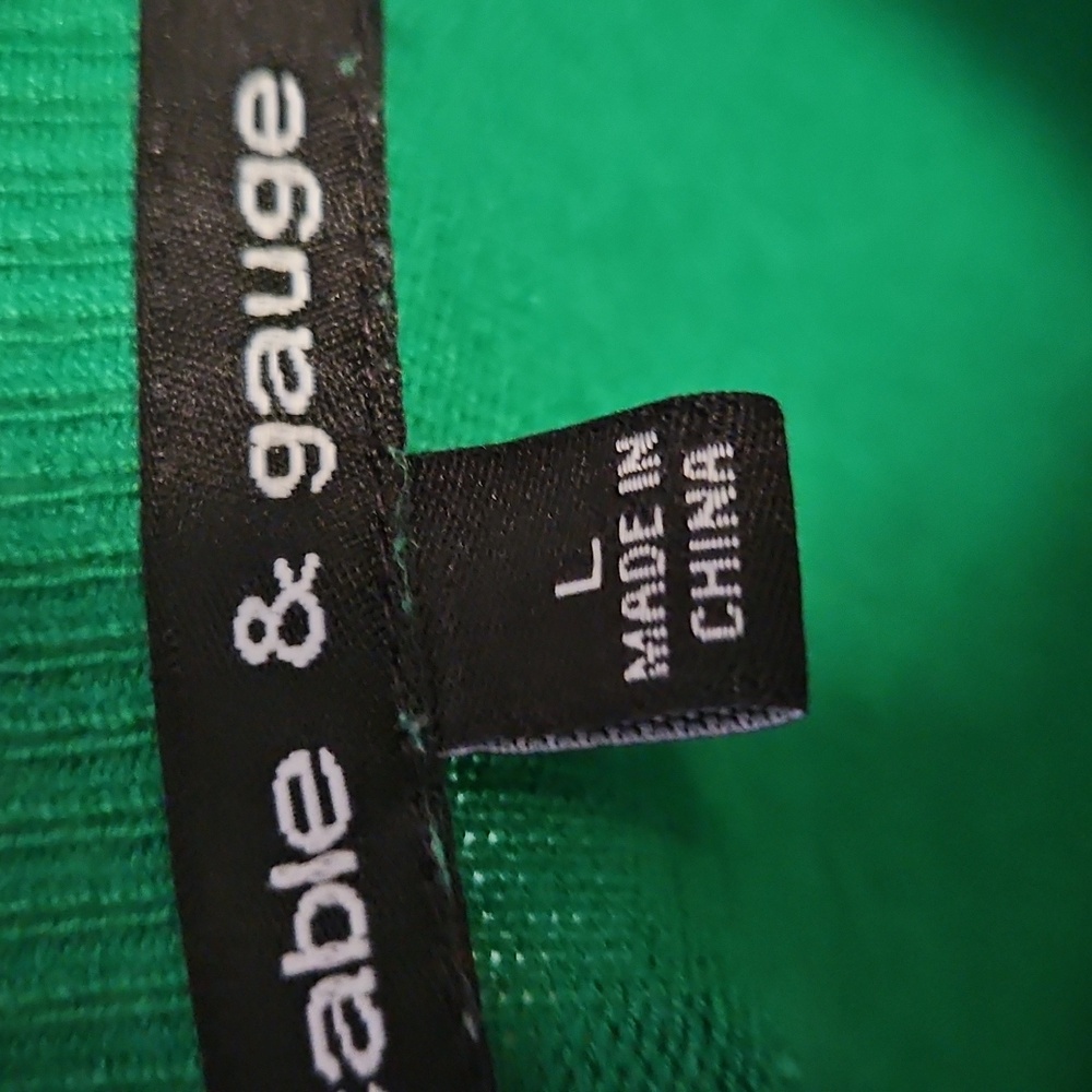Cable & Gauge Vibrant Green Knit Sweater - Picture 2 of 2